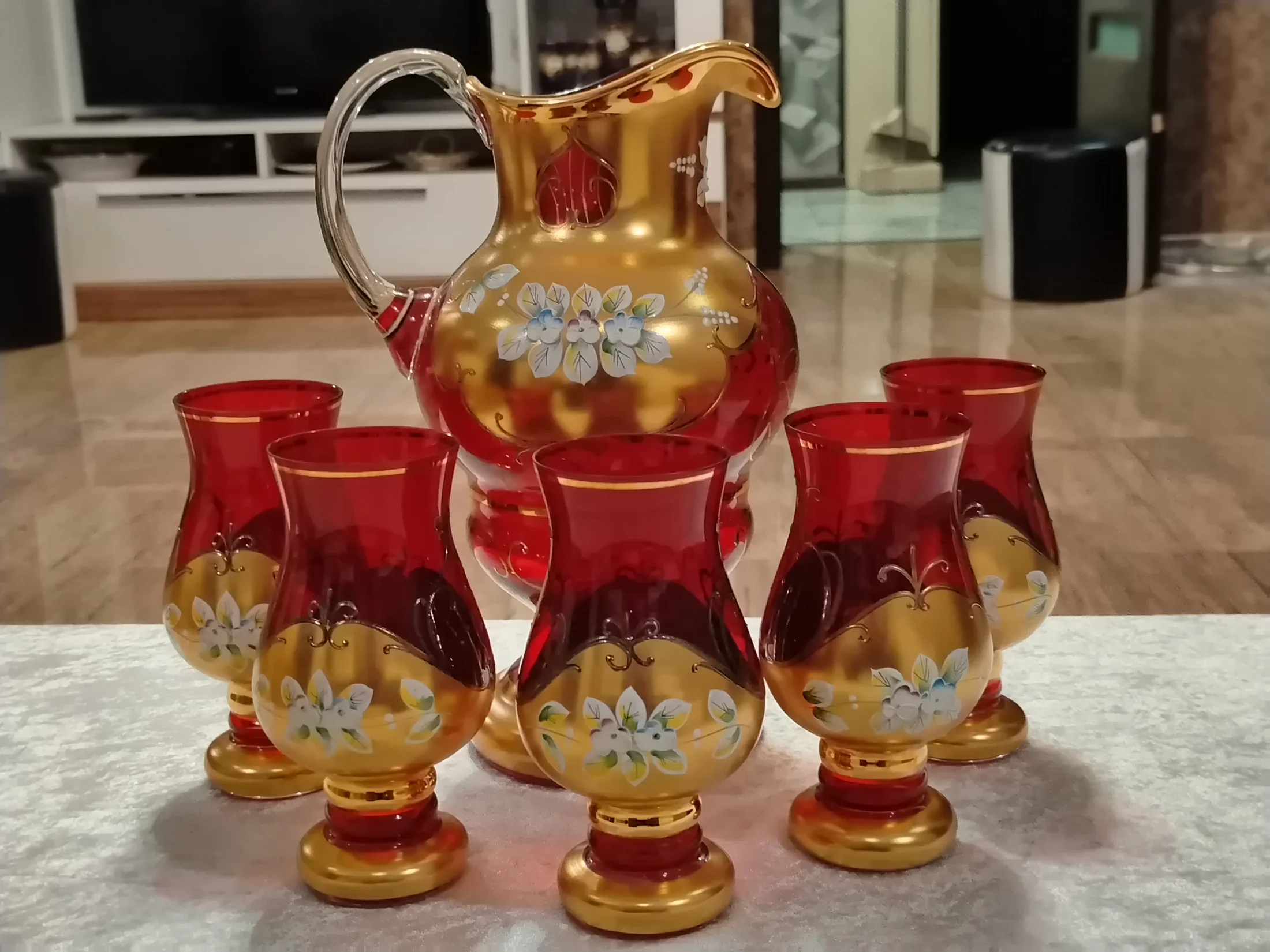 ჩეხური როკოკოს გრაფინი და 5 ჭიქა