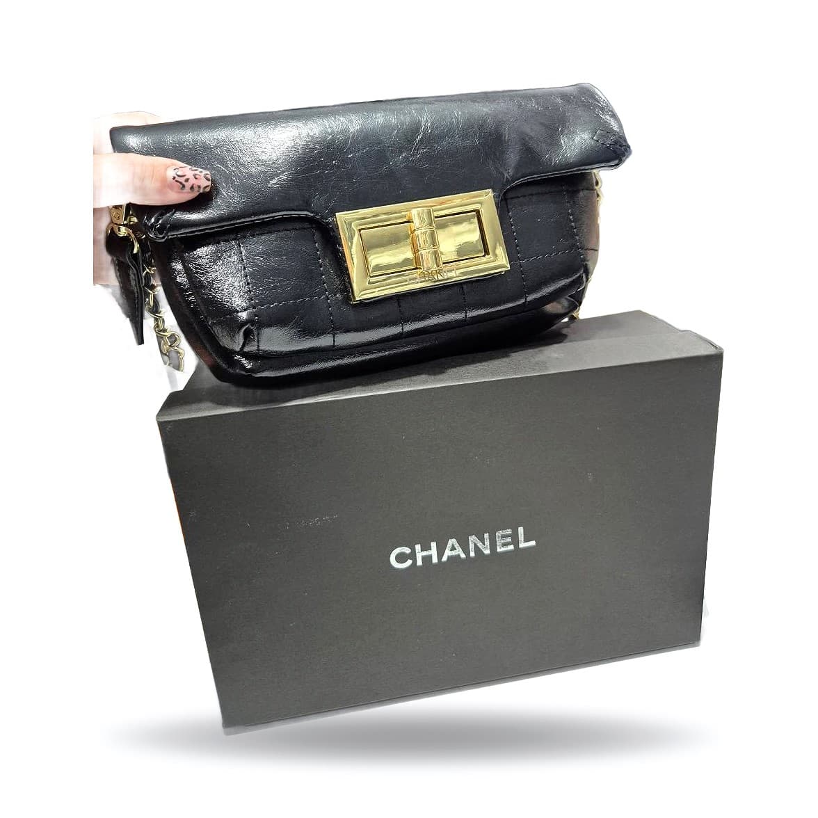 Chanel ჩანთა შავი ტყავი